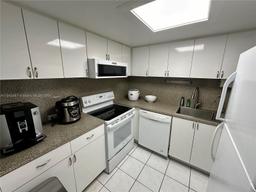 Picture of 7441 Wayne Ave # 1C, Miami Beach, FL 33141