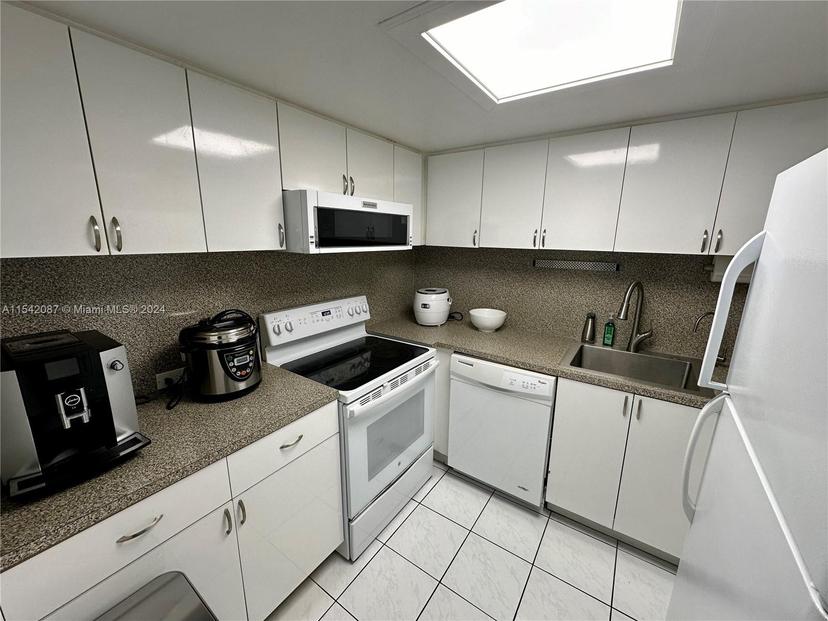 Picture of 7441 Wayne Ave # 1C, Miami Beach FL 33141