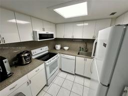 Picture of 7441 Wayne Ave # 1C, Miami Beach, FL 33141