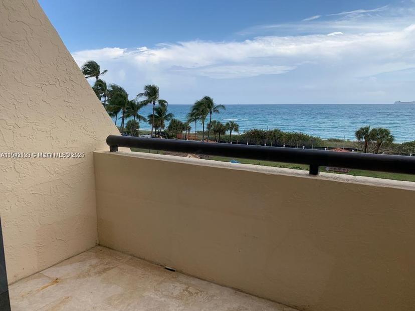 Picture of 2555 Collins Ave # 506, Miami Beach FL 33140