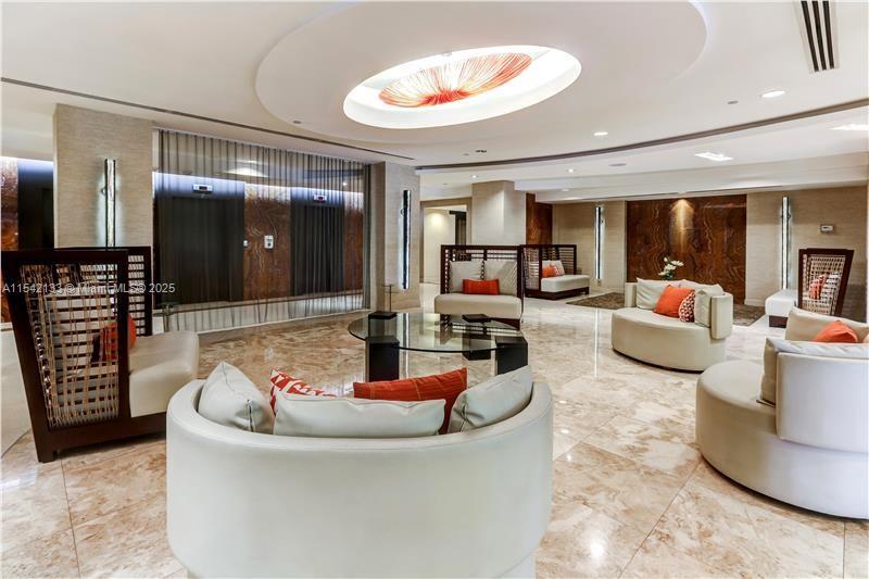 Picture of 2555 Collins Ave # 506, Miami Beach FL 33140