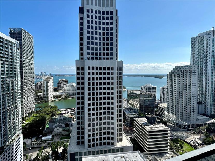 Picture of 68 SE 6Th St # 2707, Miami FL 33131