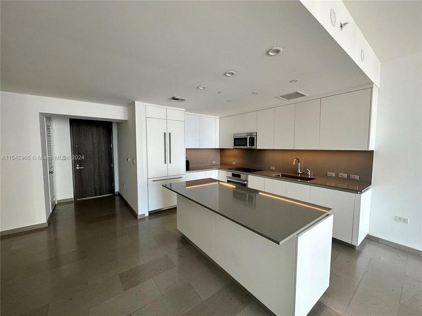 Picture of 68 SE 6Th St # 2707, Miami FL 33131