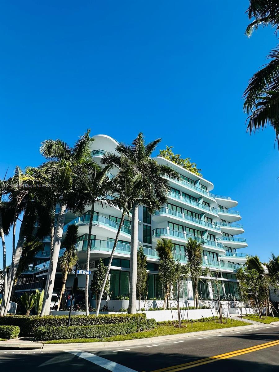 Picture of 9901 W Bay Harbor Dr # 303, Bay Harbor Islands, FL 33154