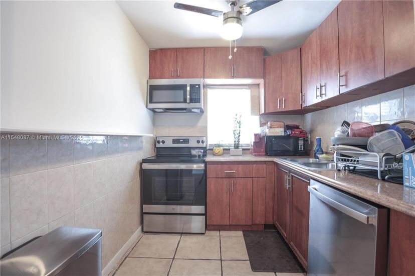 Picture of 7561 NW 16Th St # 2305, Plantation FL 33313