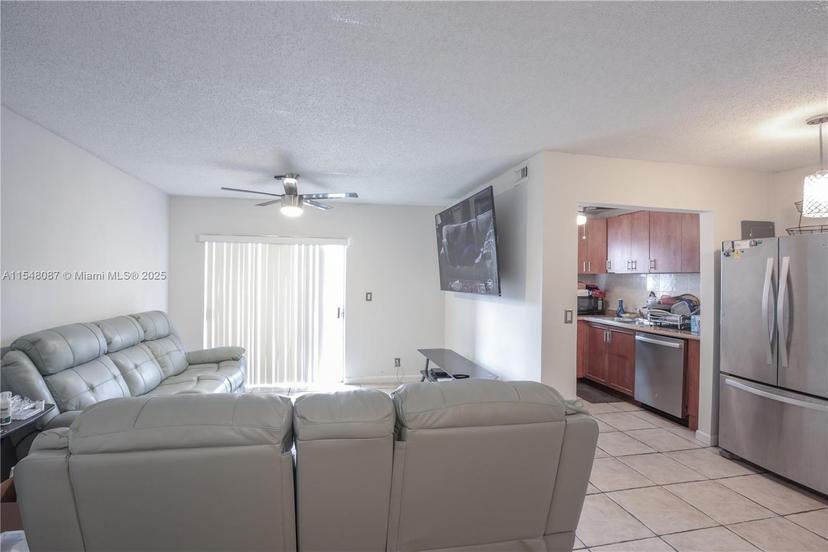 Picture of 7561 NW 16Th St # 2305, Plantation FL 33313