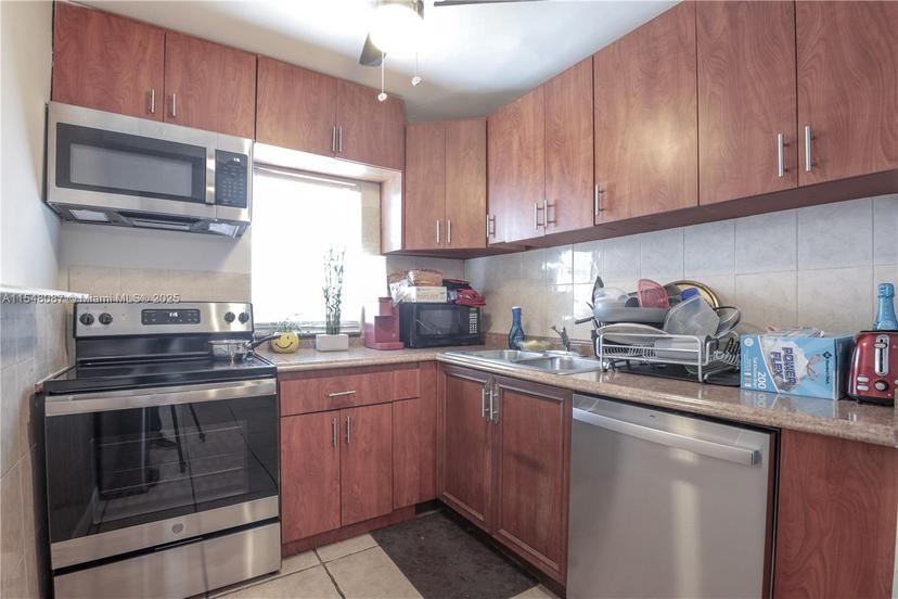 Picture of 7561 NW 16Th St # 2305, Plantation FL 33313
