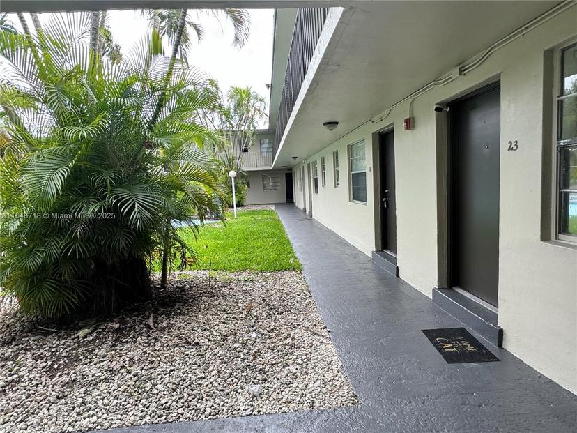 Picture of 3901 SW 112Th Ave # 6, Miami FL 33165