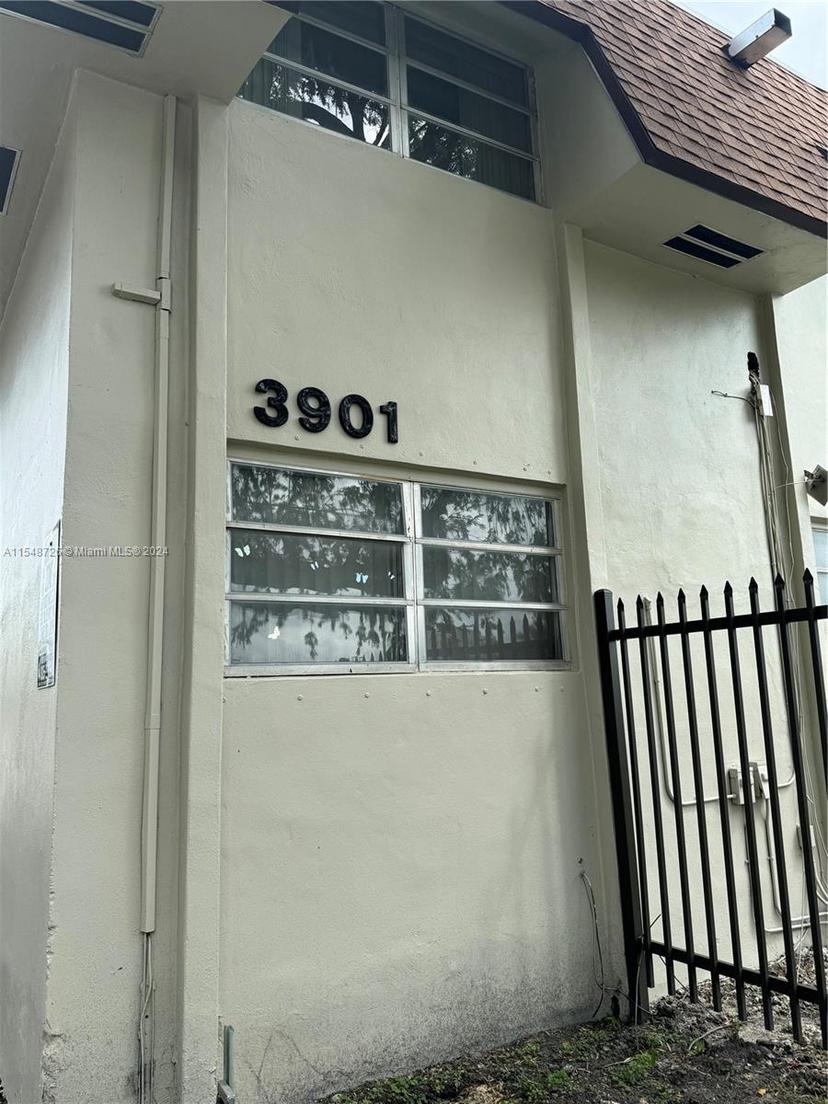 Picture of 3901 SW 112Th Ave # 15, Miami FL 33165