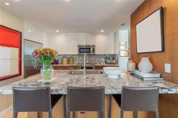 Picture of 7935 East Dr # 901, North Bay Village, FL 33141
