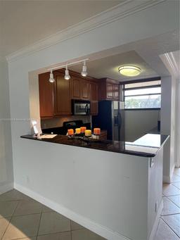 Picture of 110 Lake Emerald Dr # 203, Oakland Park, FL 33309