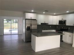 Picture of 1806 SE 15 Pl, Cape Coral, FL 33990
