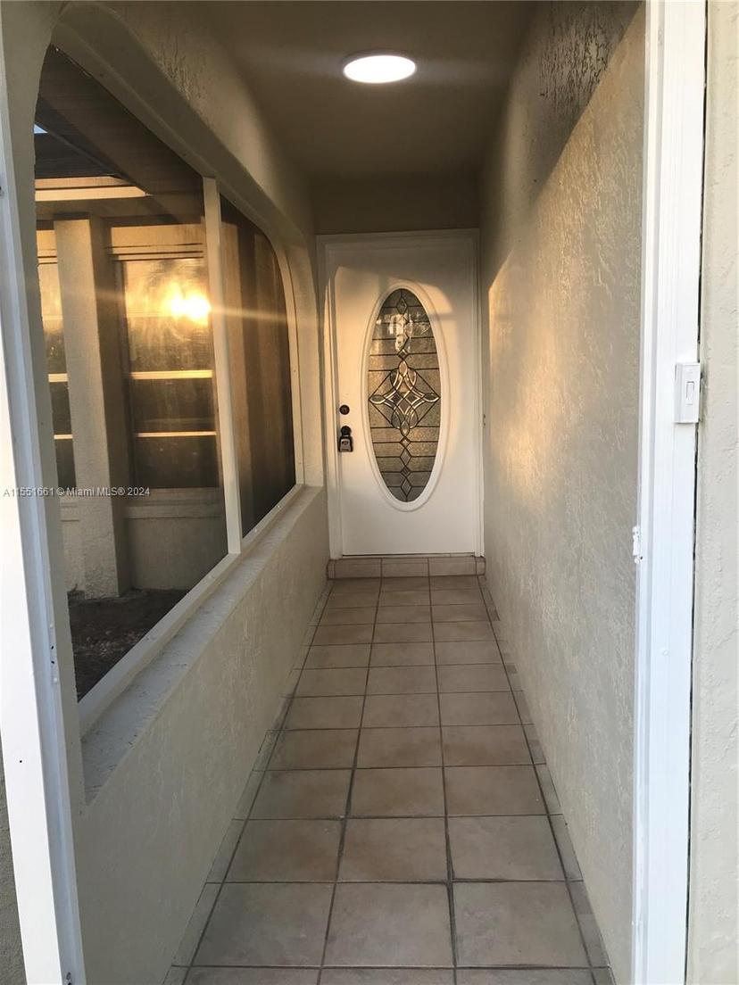 Picture of 1806 SE 15 Pl, Cape Coral FL 33990