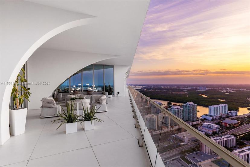 Picture of 16901 Collins Ave, Sunny Isles Beach FL 33160