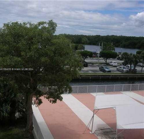 Picture of 400 Kings Point Dr # 302, Sunny Isles Beach FL 33160