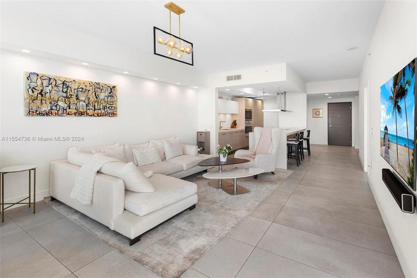 Picture of 17111 Biscayne Blvd # 606, North Miami Beach FL 33160