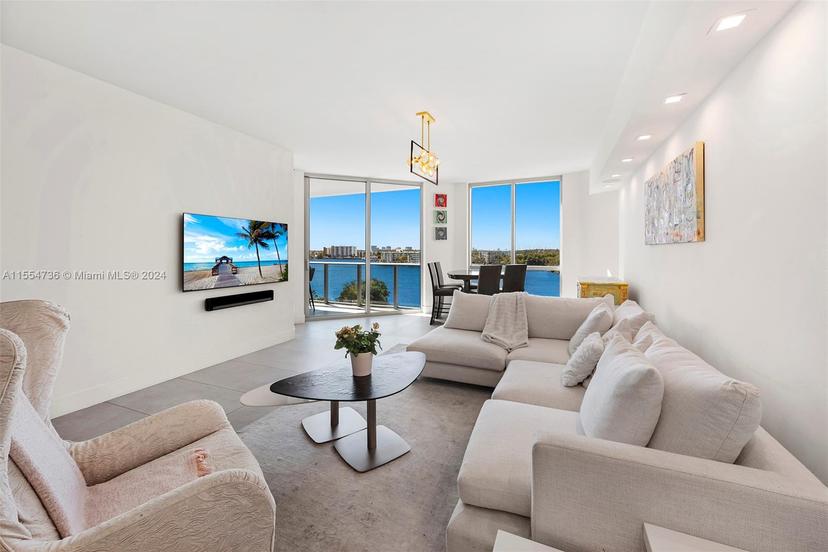 Picture of 17111 Biscayne Blvd # 606, North Miami Beach FL 33160
