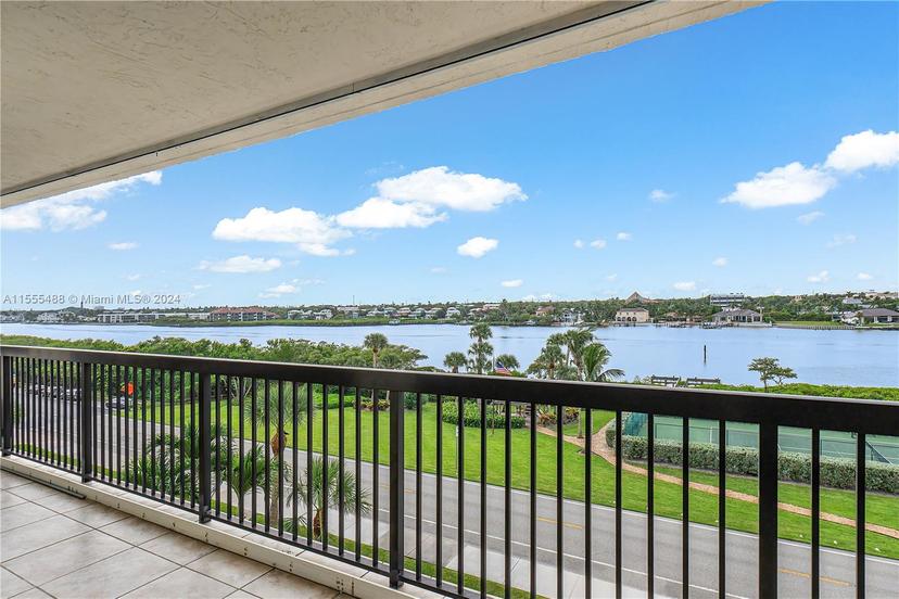Picture of 19670 Beach Rd # D514, Jupiter FL 33469