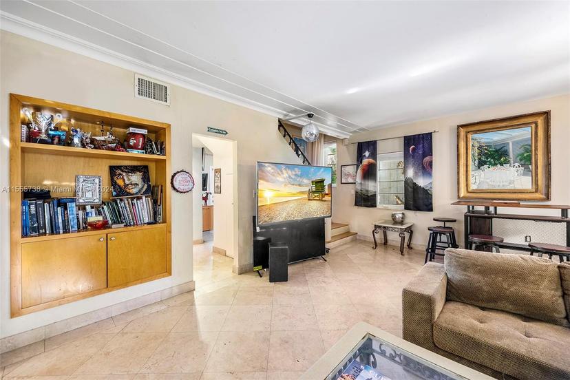 Picture of 3440 N Meridian Ave, Miami Beach FL 33140