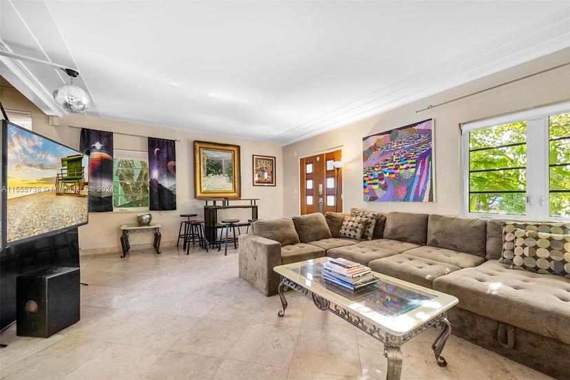Picture of 3440 N Meridian Ave, Miami Beach FL 33140