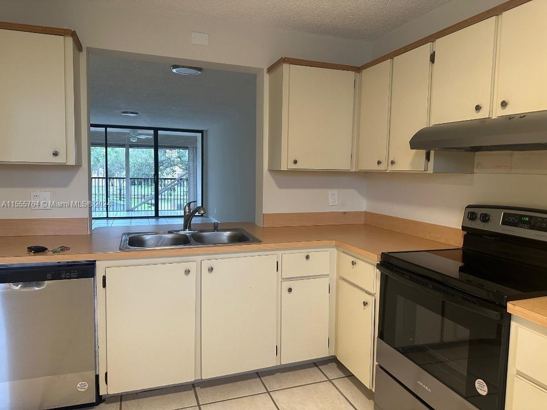 Picture of 8592 W Sunrise Blvd # 214, Plantation, FL 33322