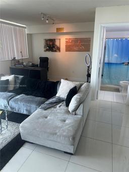 Picture of 1871 NW S River Dr # 1402, Miami, FL 33125