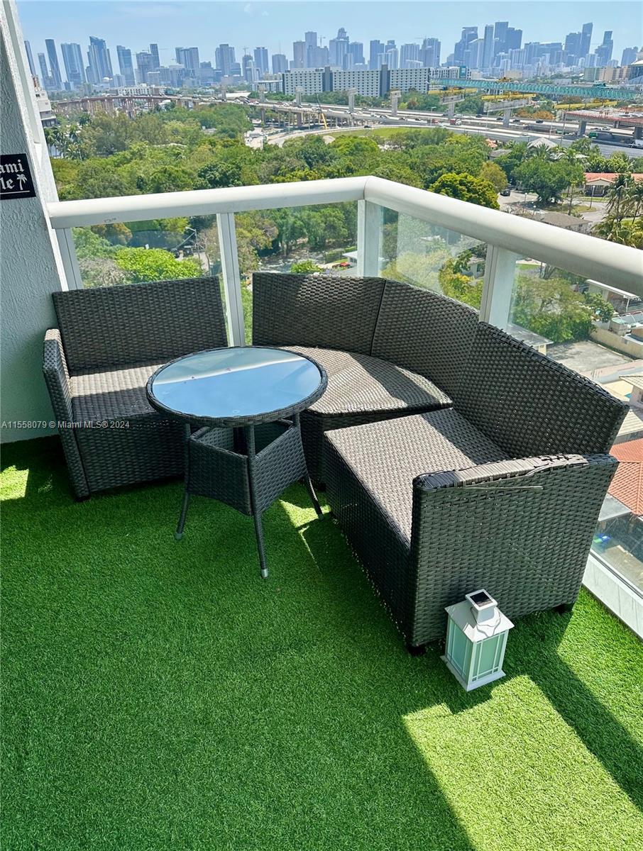 Picture of 1871 NW S River Dr # 1402, Miami, FL 33125