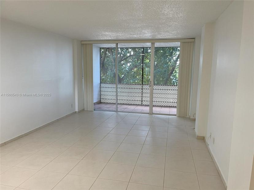Picture of 118 Royal Park Dr # 3D, Oakland Park FL 33309