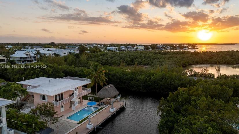 Picture of 122 Pelican Rd, Other City - In The State Of Florida FL 33070