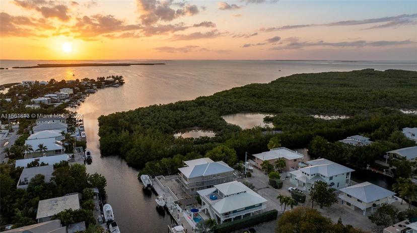 Picture of 122 Pelican Rd, Other City - In The State Of Florida FL 33070