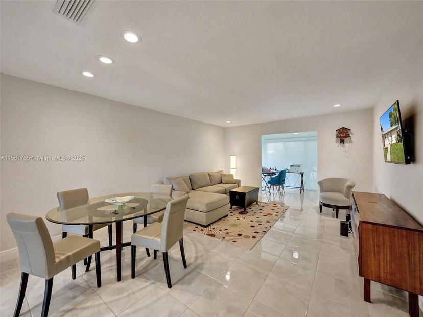 Picture of 207 Cape Cod Cir, Lake Worth FL 33467