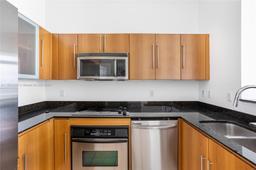 Picture of 335 S Biscayne Blvd, Miami, FL 33131