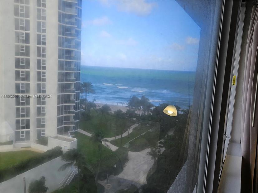 Picture of 19201 Collins Ave # 728, Sunny Isles Beach FL 33160