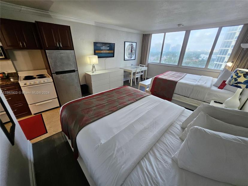 Picture of 19201 Collins Ave # 728, Sunny Isles Beach FL 33160