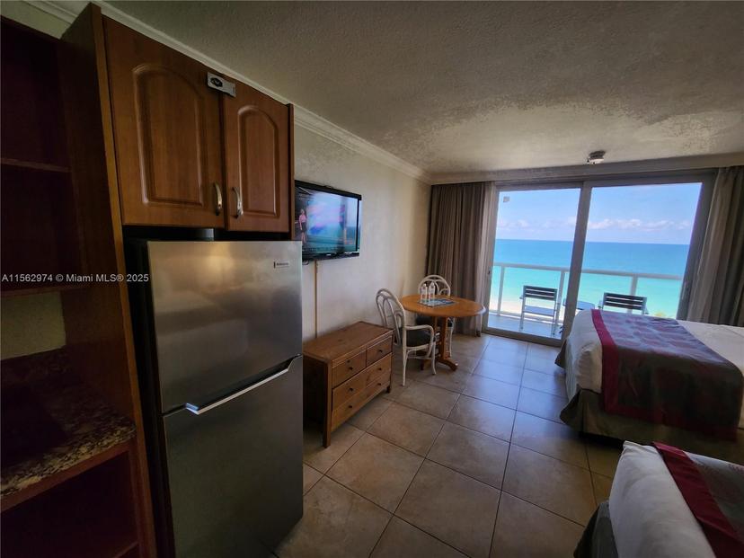 Picture of 19201 Collins Ave # 846, Sunny Isles Beach FL 33160
