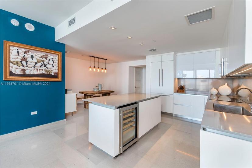 Picture of 68 SE 6Th St # 1007, Miami FL 33131