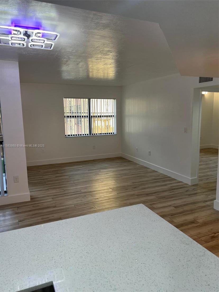 Picture of 10895 NW 7Th St # 28, Miami FL 33172