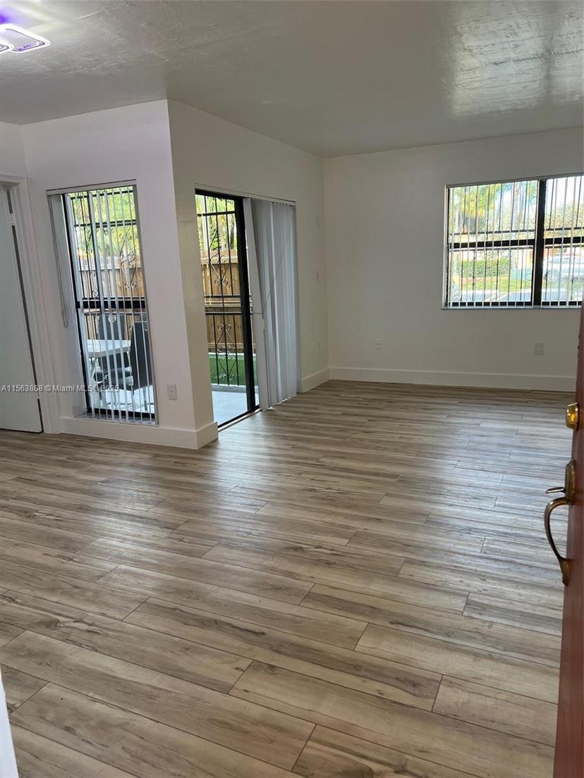 Picture of 10895 NW 7Th St # 28, Miami FL 33172
