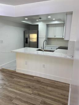 Picture of 10895 NW 7Th St # 28, Miami, FL 33172