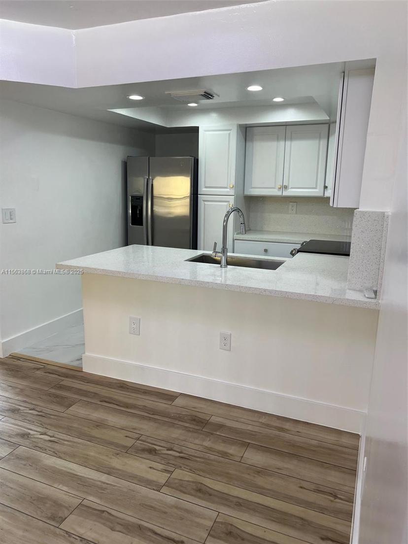 Picture of 10895 NW 7Th St # 28, Miami FL 33172