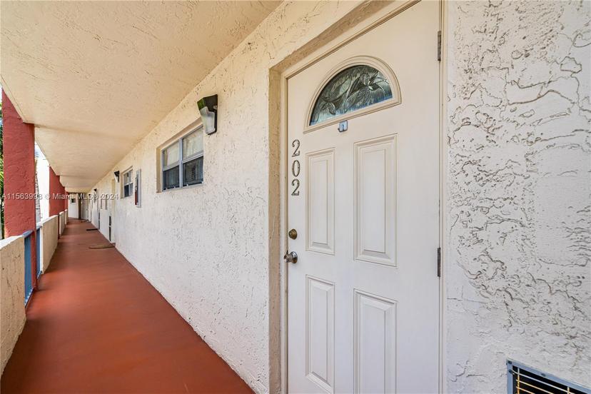 Picture of 9800 N Hollybrook Lake Dr # 202, Pembroke Pines FL 33025