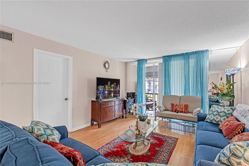 Picture of 9800 N Hollybrook Lake Dr # 202, Pembroke Pines FL 33025