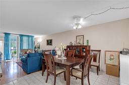 Picture of 9800 N Hollybrook Lake Dr # 202, Pembroke Pines, FL 33025
