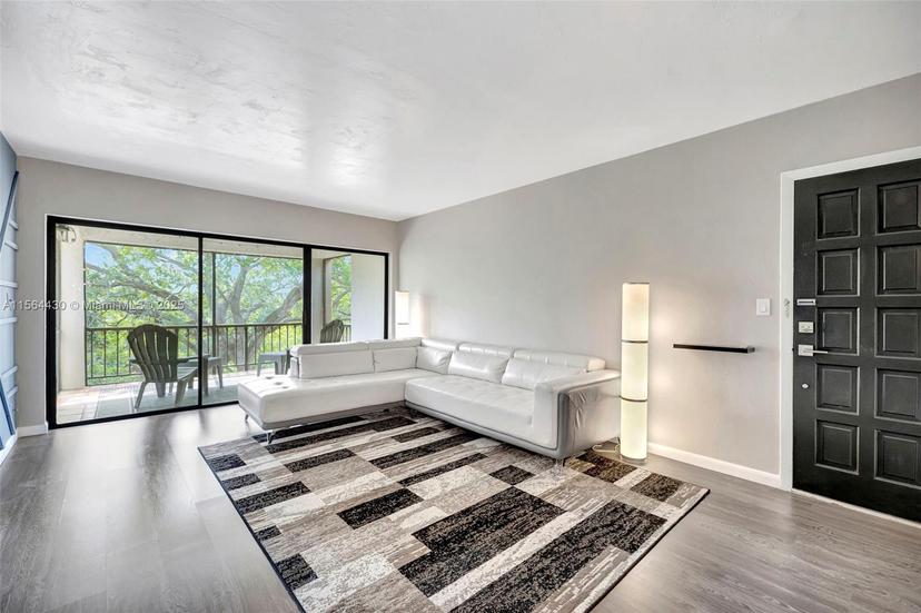 Picture of 6010 S Falls Cir Dr # 419, Lauderhill FL 33319