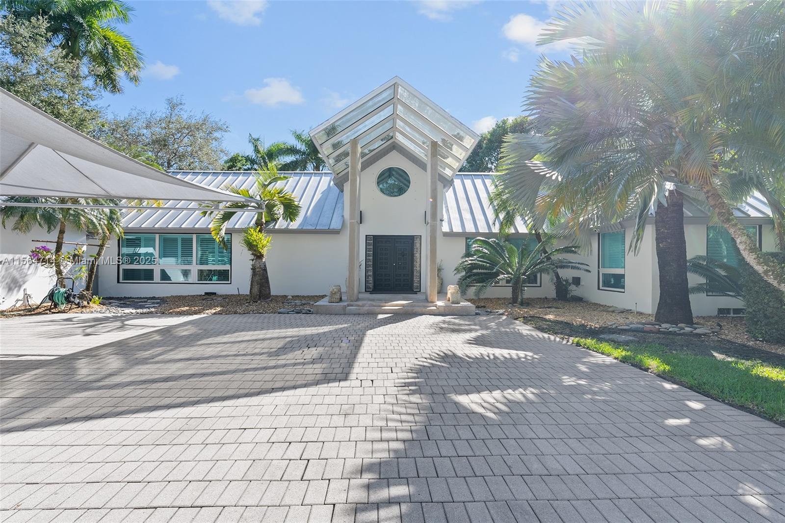 Picture of 3950 Hardie Ave, Coconut Grove, FL 33133