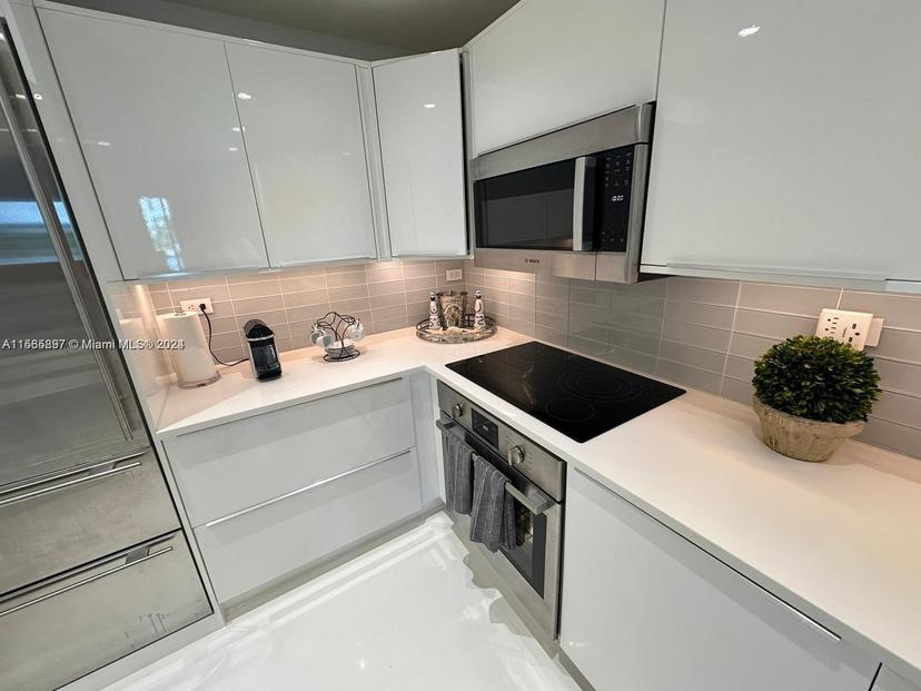 Picture of 2301 Collins Ave # 611, Miami Beach FL 33139