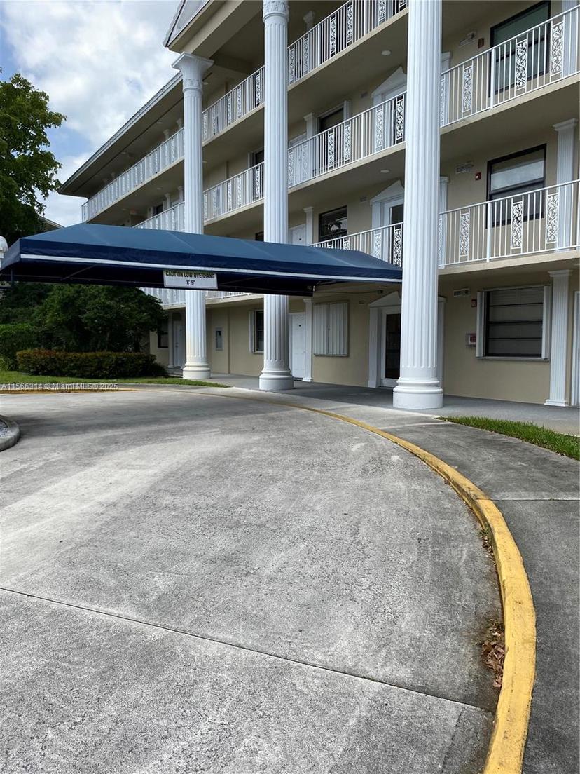 Picture of 3521 Village Blvd # 405, West Palm Beach FL 33409
