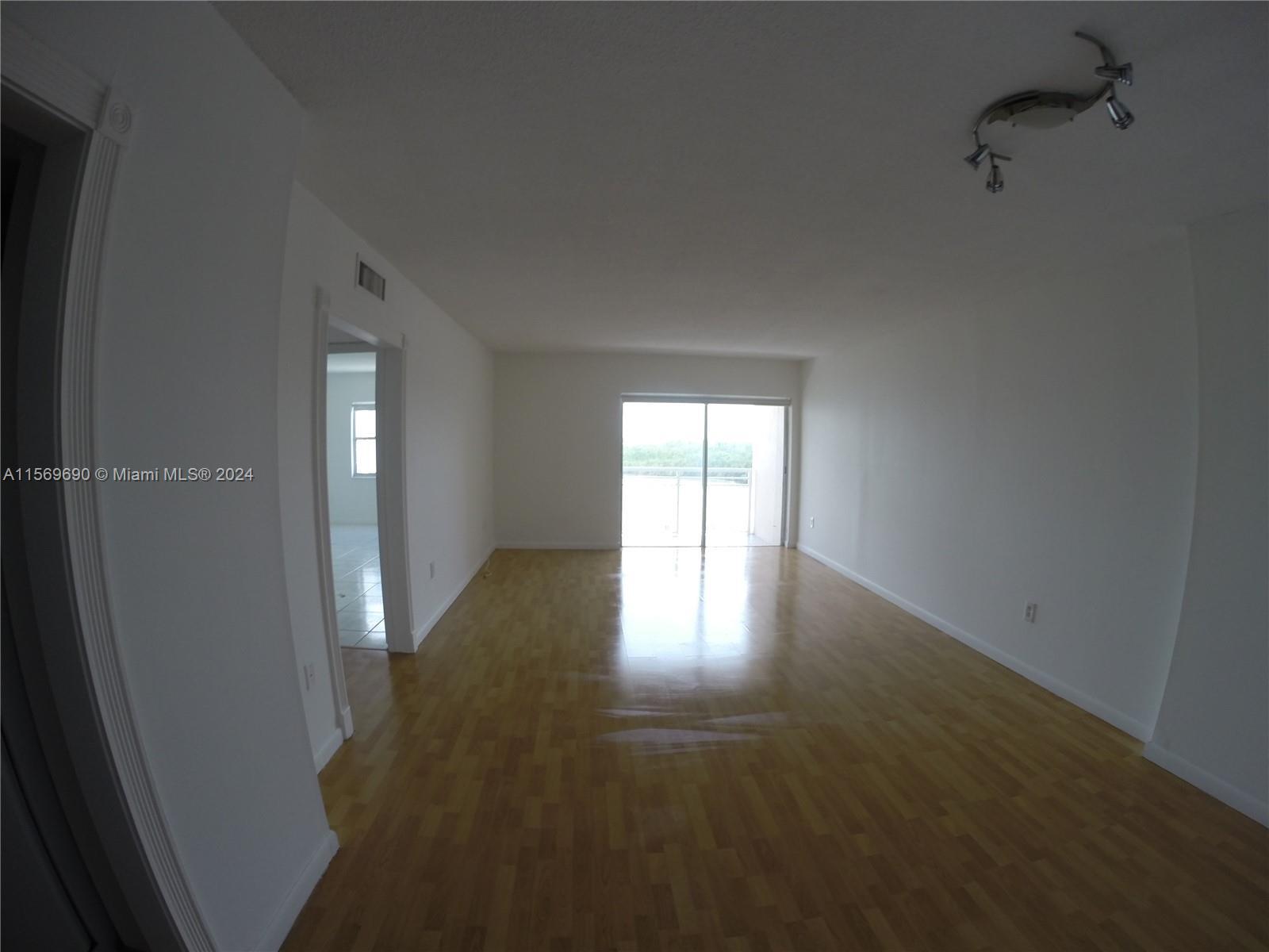 Picture of 400 Kings Point Dr # 905, Sunny Isles Beach, FL 33160