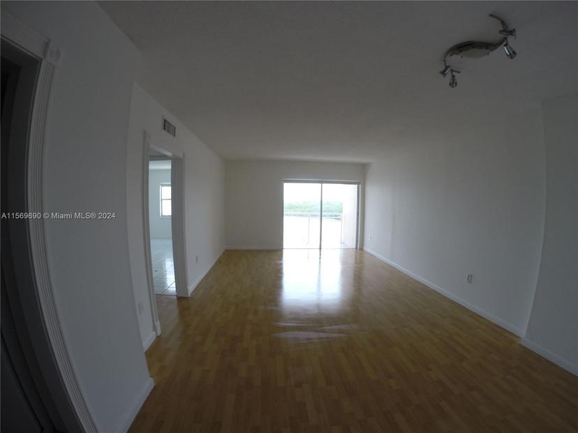Picture of 400 Kings Point Dr # 905, Sunny Isles Beach FL 33160
