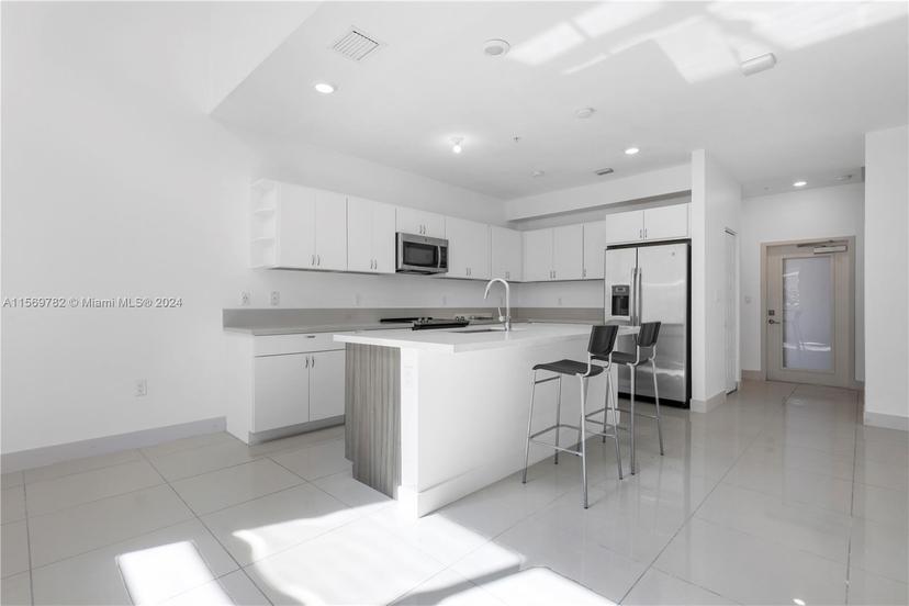 Picture of 4740 NW 84Th Ct # 17, Doral FL 33166